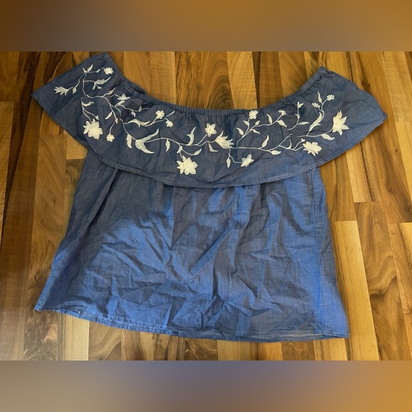 Roper Blue Off-Shoulder Top with white Floral Embroidery - Picture 5 of 5